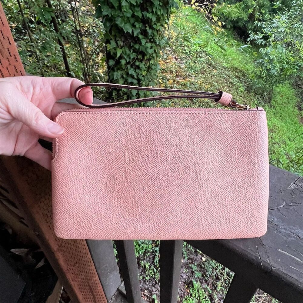 COACH Women's Large Corner Zip Phone Wristlet Faded Blush Leather Gold Hardware - Picture 3 of 3
